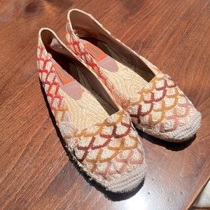 Missini espeadilles with brown, red and orange design. Good condition.